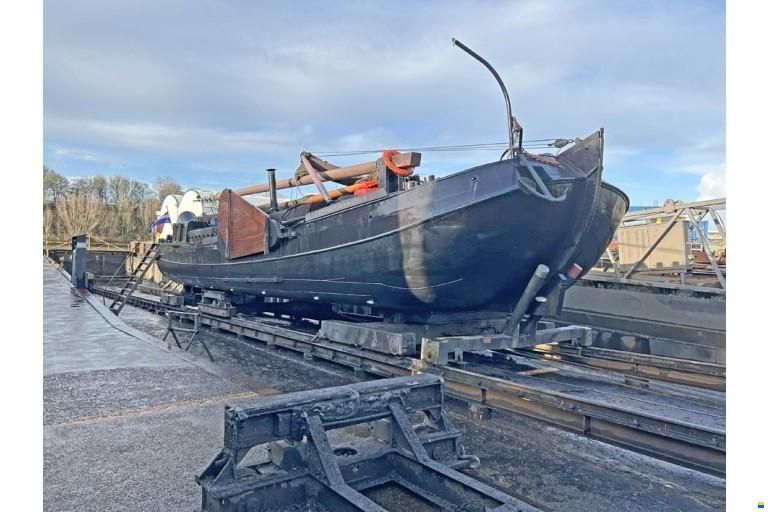 Zeilend woonschip Woonschip met vaste li