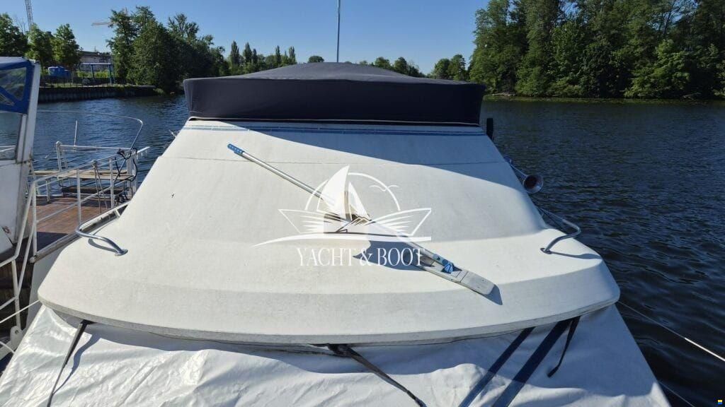 Fairline Corniche