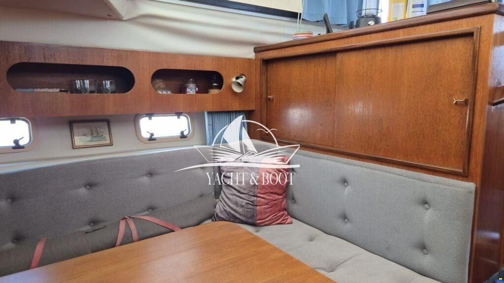 Fairline Corniche