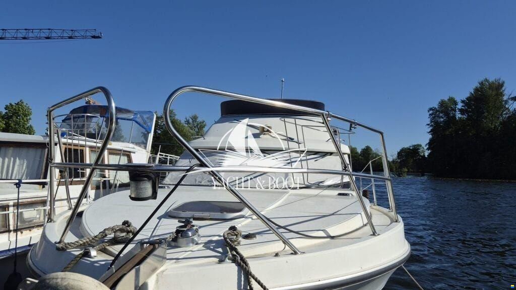 Fairline Corniche