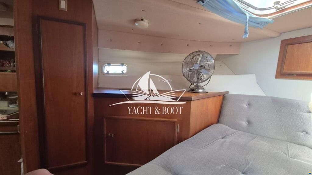 Fairline Corniche