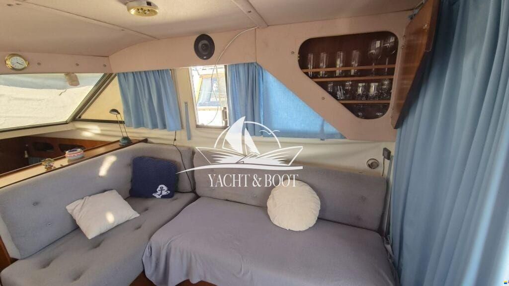 Fairline Corniche