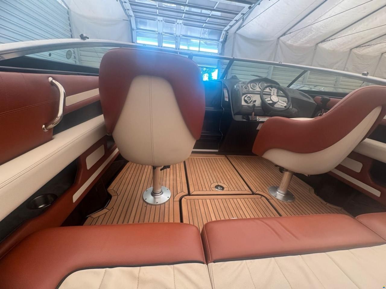 Sea Ray 240 SSE SunSport Black Beaty Sondermodel