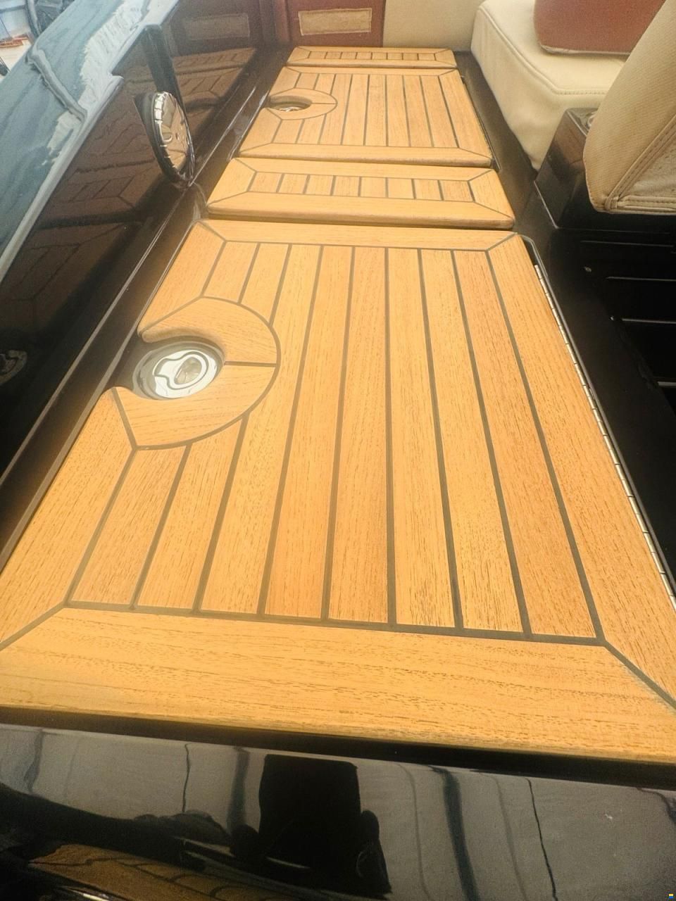 Sea Ray 240 SSE SunSport Black Beaty Sondermodel