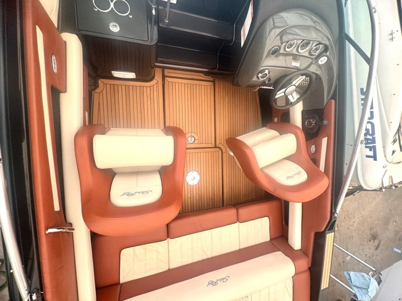 Sea Ray 240 SSE SunSport Black Beaty Sondermodel