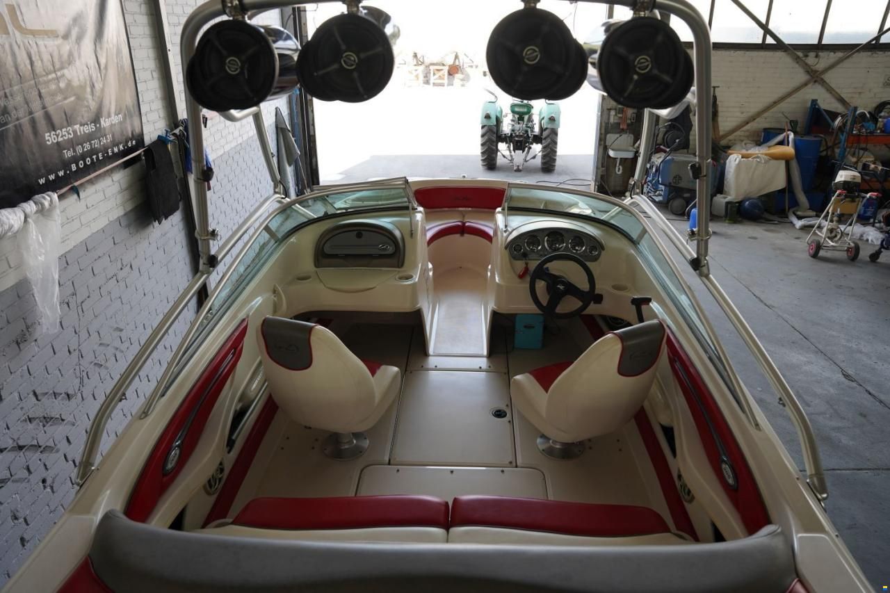 Sea Ray 205
