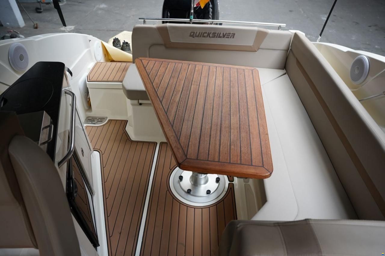 Quicksilver 805 ACTIV CRUISER