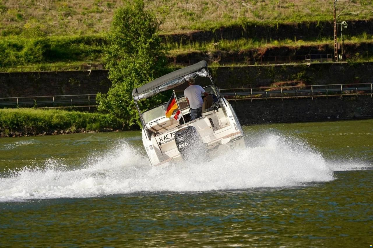 Quicksilver 805 ACTIV CRUISER