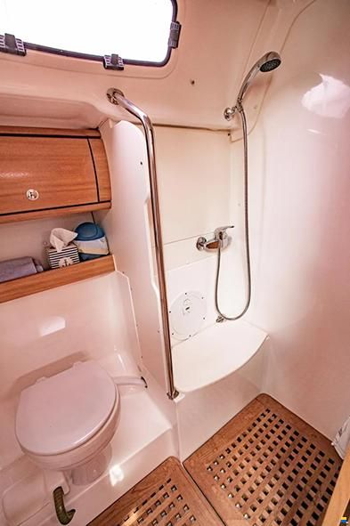Bavaria 42C
