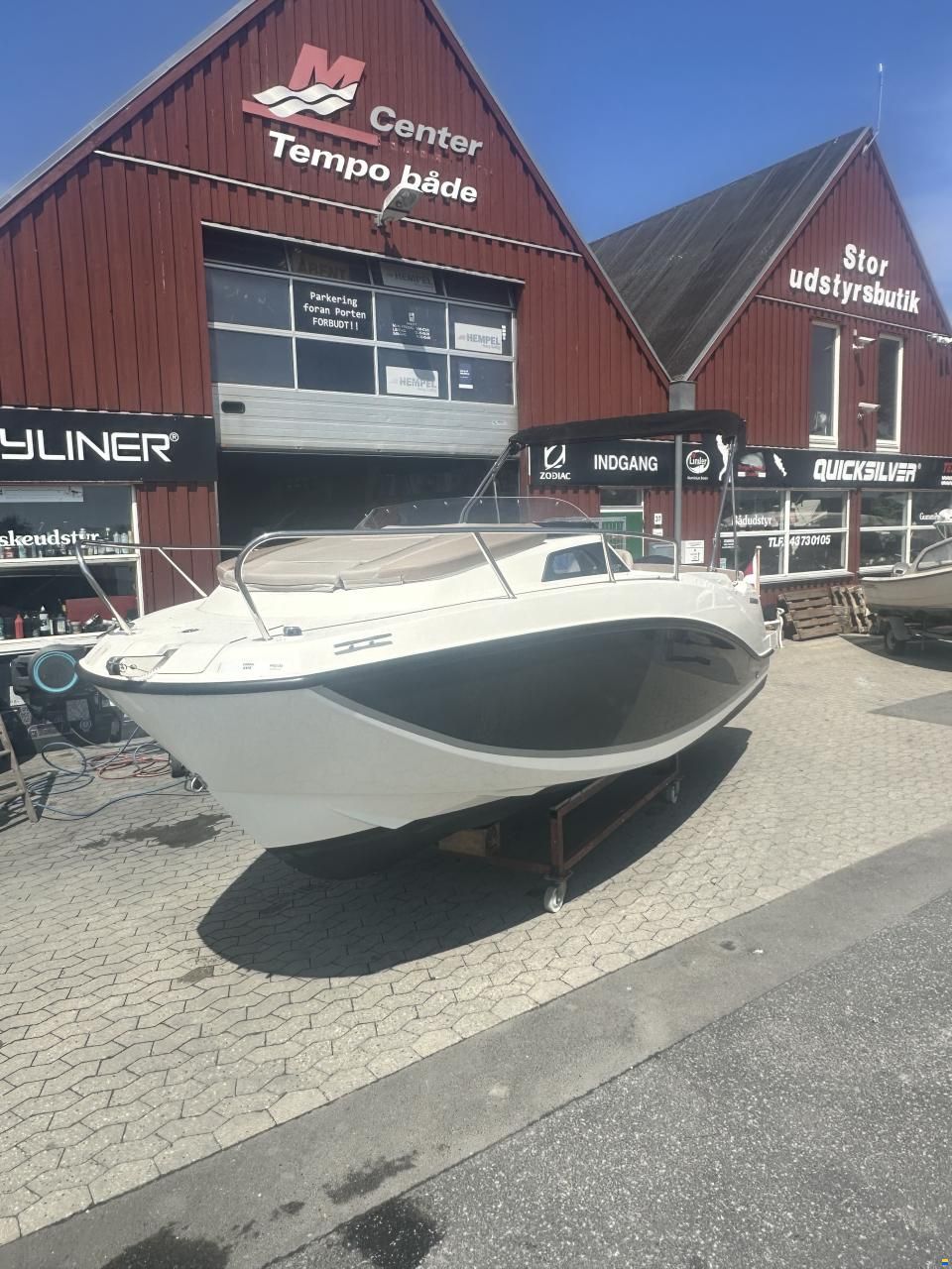 Quicksilver Inflatables Cabin