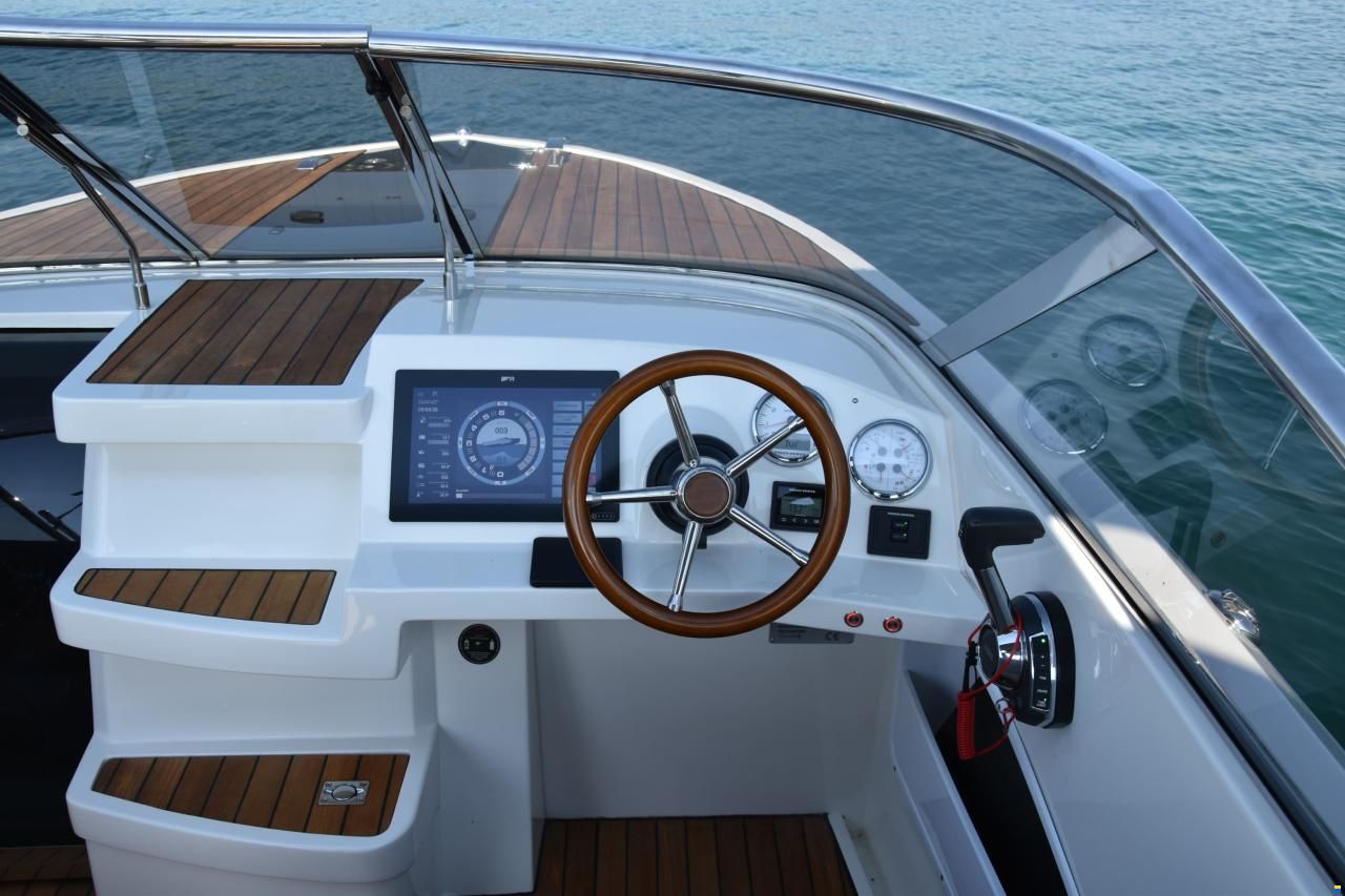 Ganz Boats Ovation 7.6 Cabin