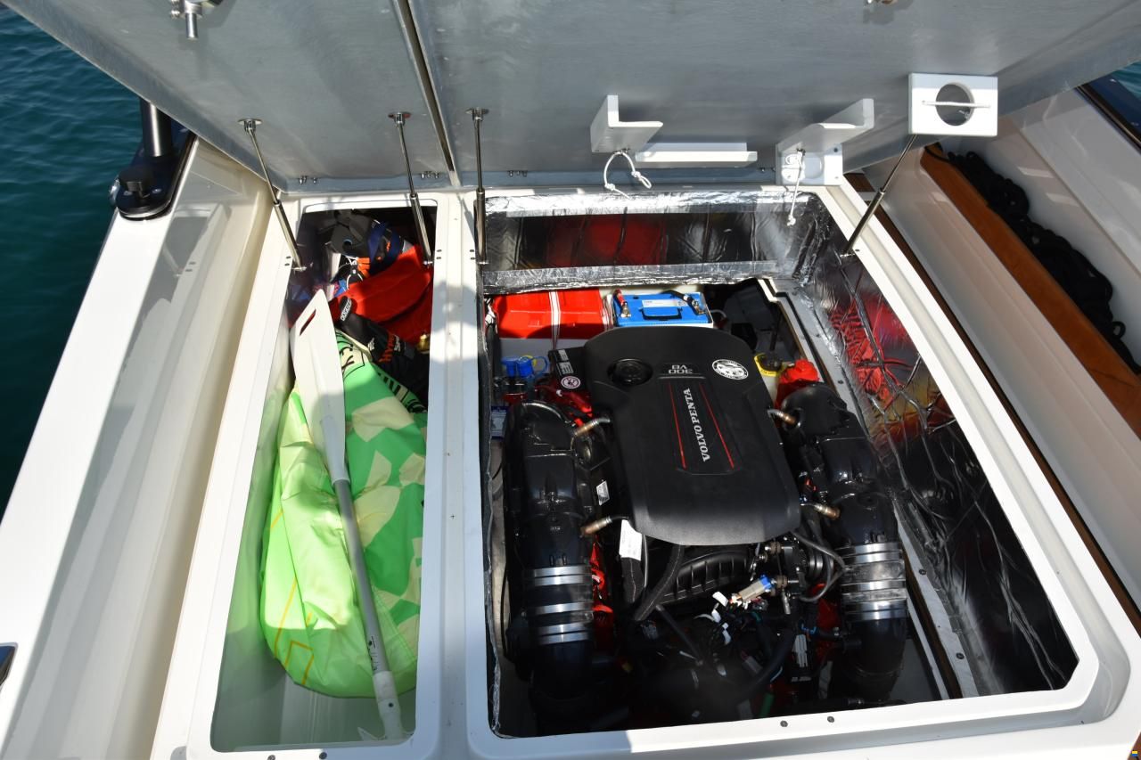 Ganz Boats Ovation 7.6 Cabin