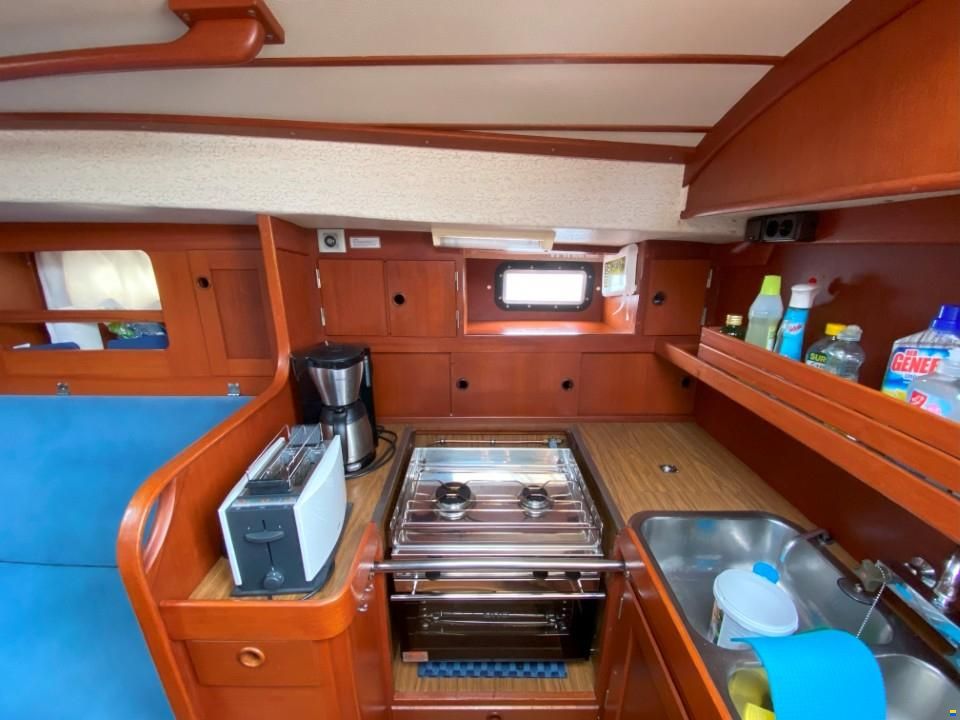 Hallberg-Rassy 352