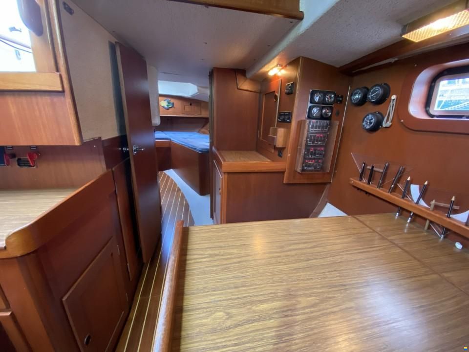 Hallberg-Rassy 352