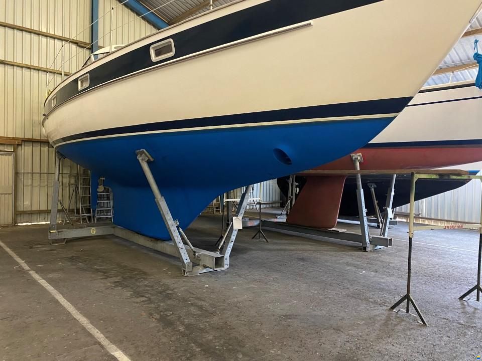Hallberg-Rassy 352