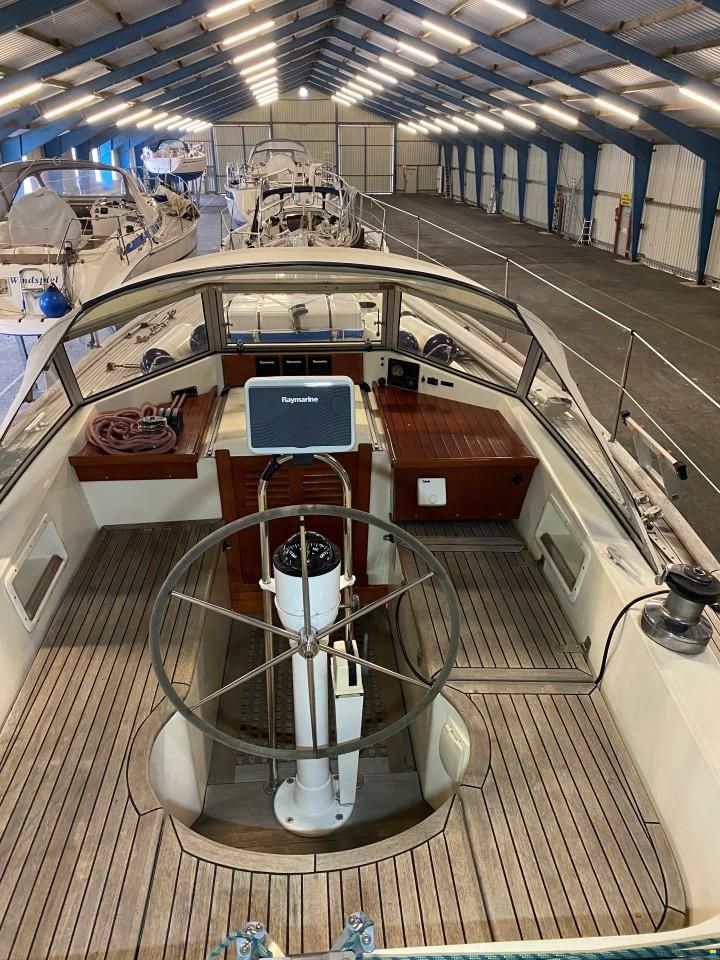 Hallberg-Rassy 352