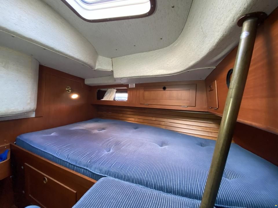 Hallberg-Rassy 352