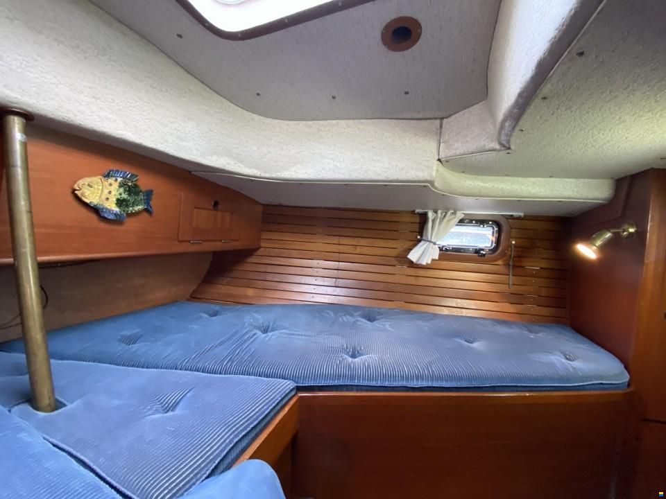 Hallberg-Rassy 352