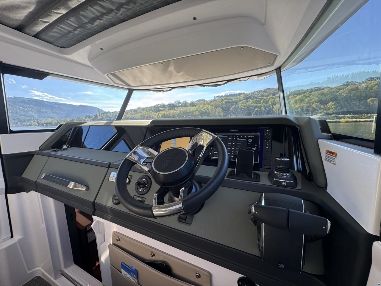 Axopar 38 XC Cross Cabin