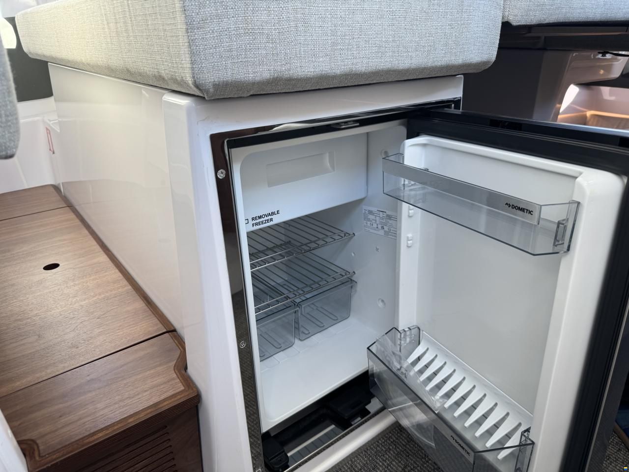 Axopar 38 XC Cross Cabin