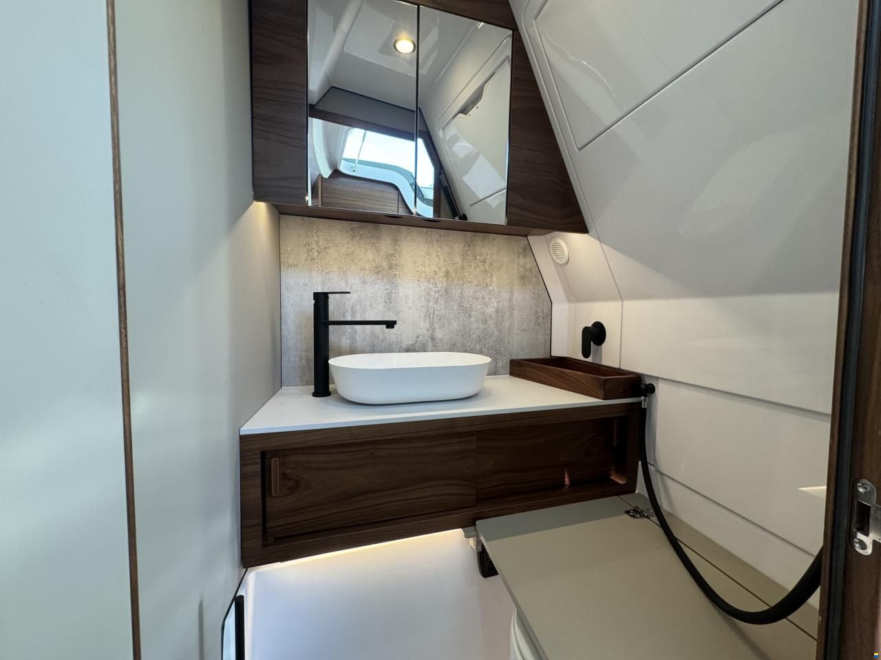 Axopar 38 XC Cross Cabin