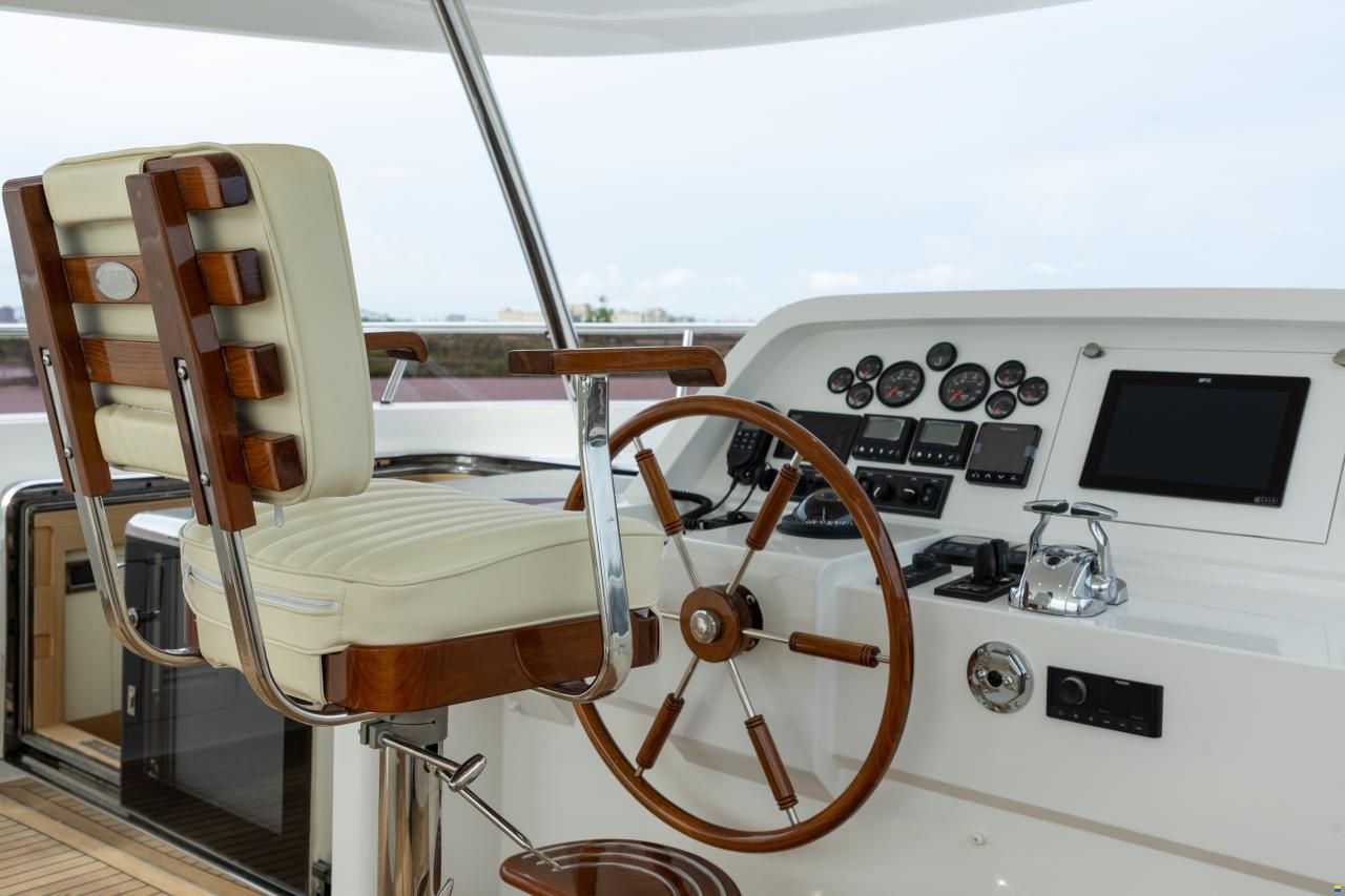 Selene 68 Explorer