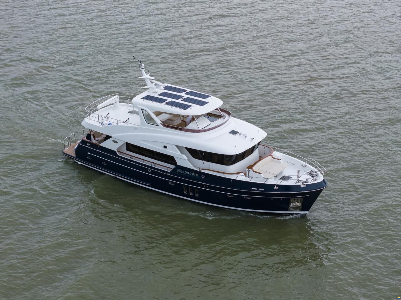 Selene 68 Explorer