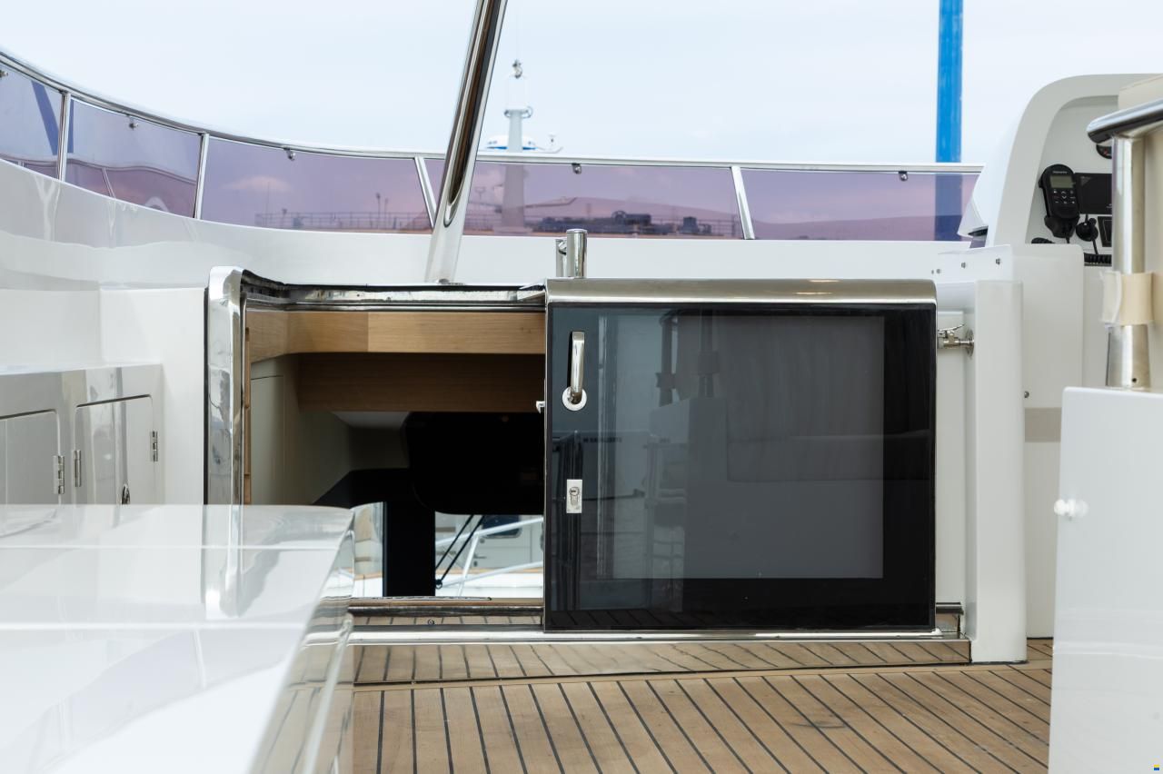 Selene 68 Explorer