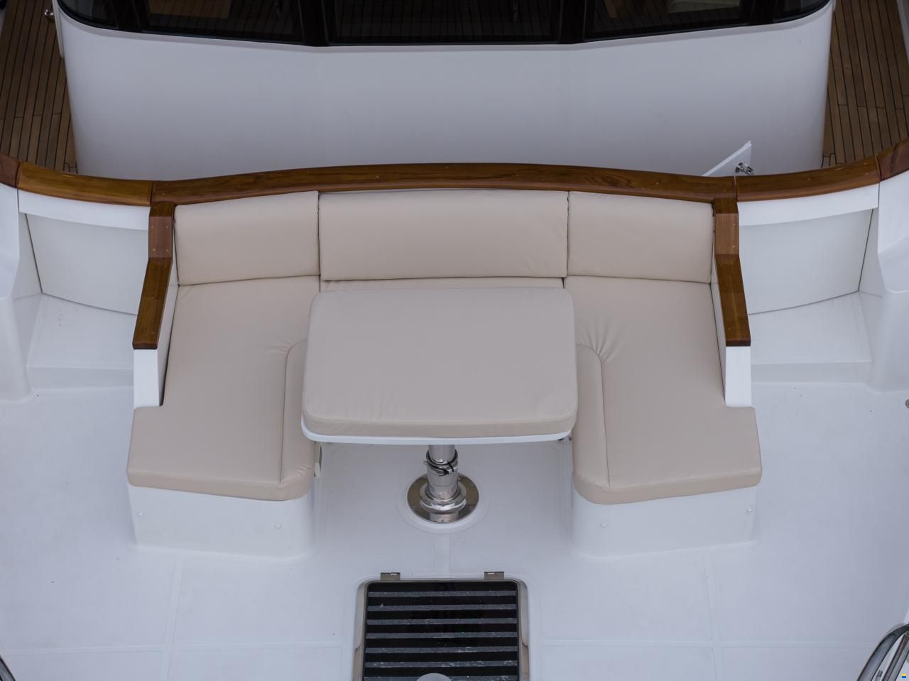 Selene 68 Explorer