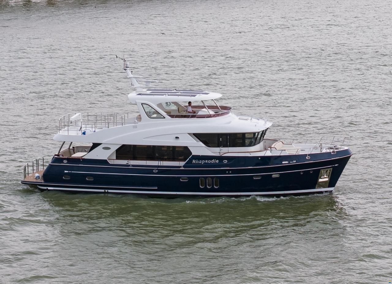 Selene 68 Explorer