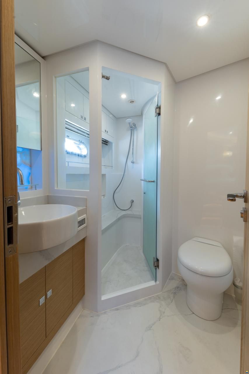 Selene 68 Explorer