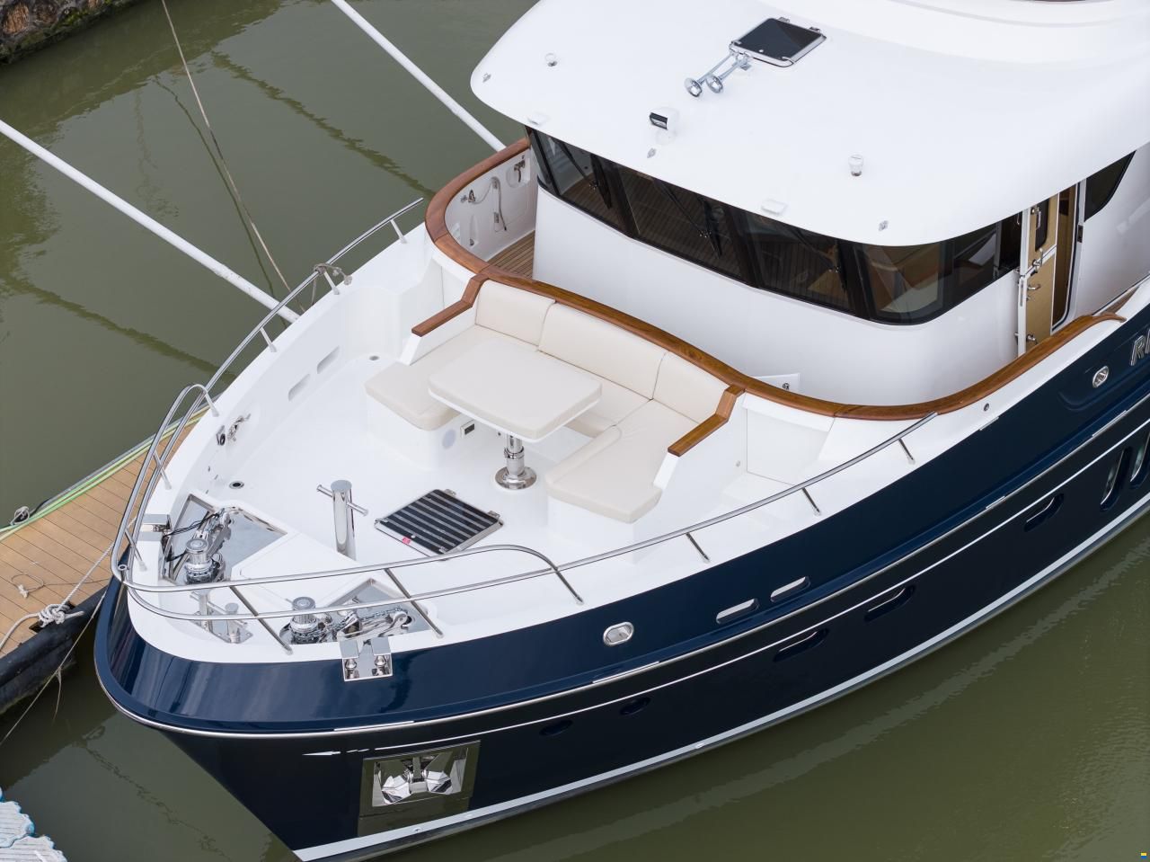 Selene 68 Explorer