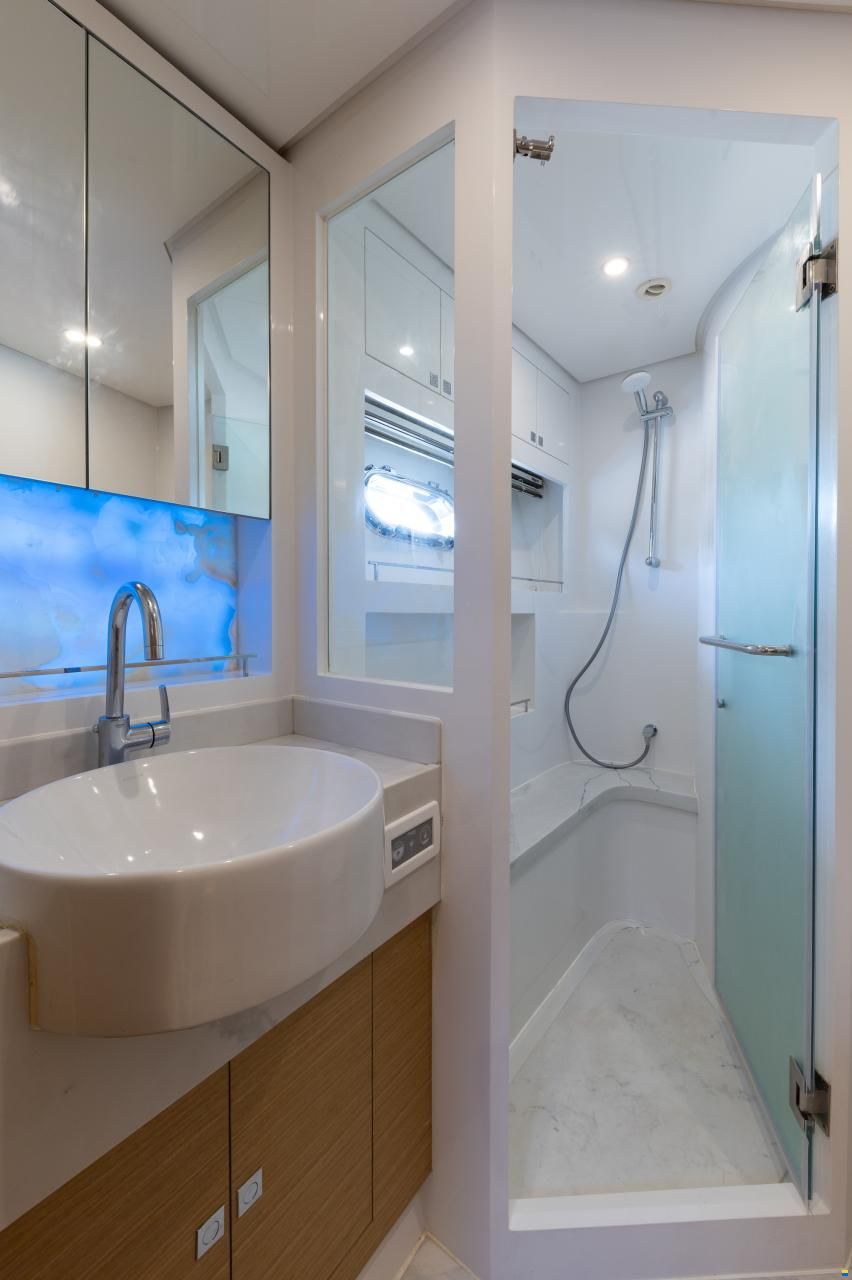 Selene 68 Explorer