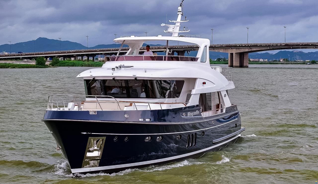 Selene 68 Explorer