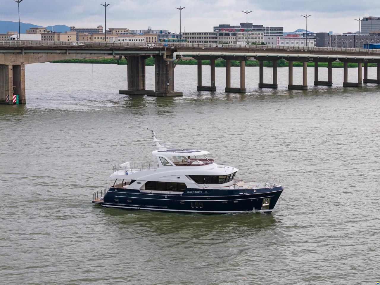 Selene 68 Explorer