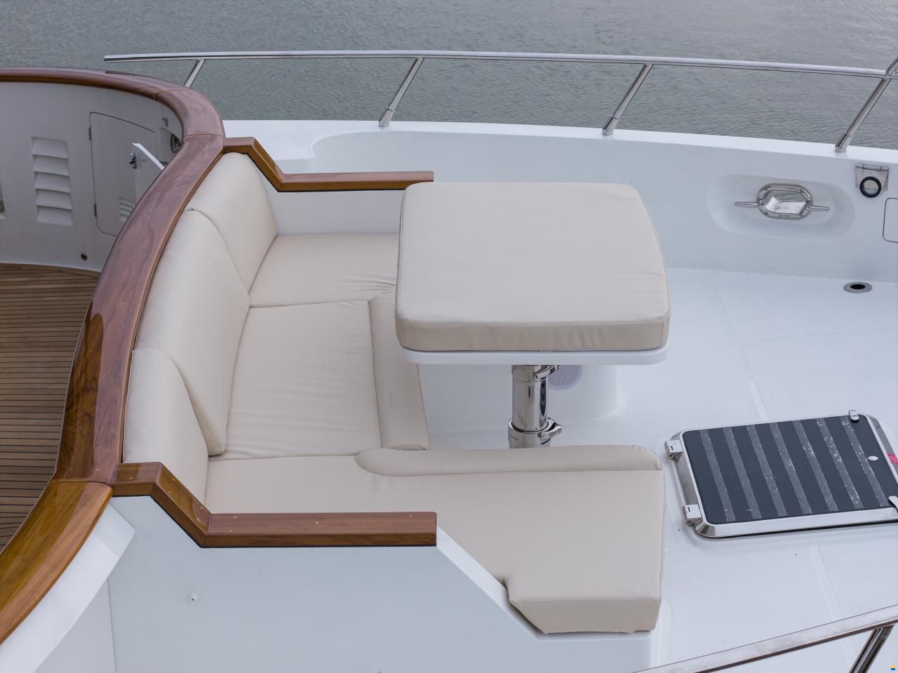 Selene 68 Explorer