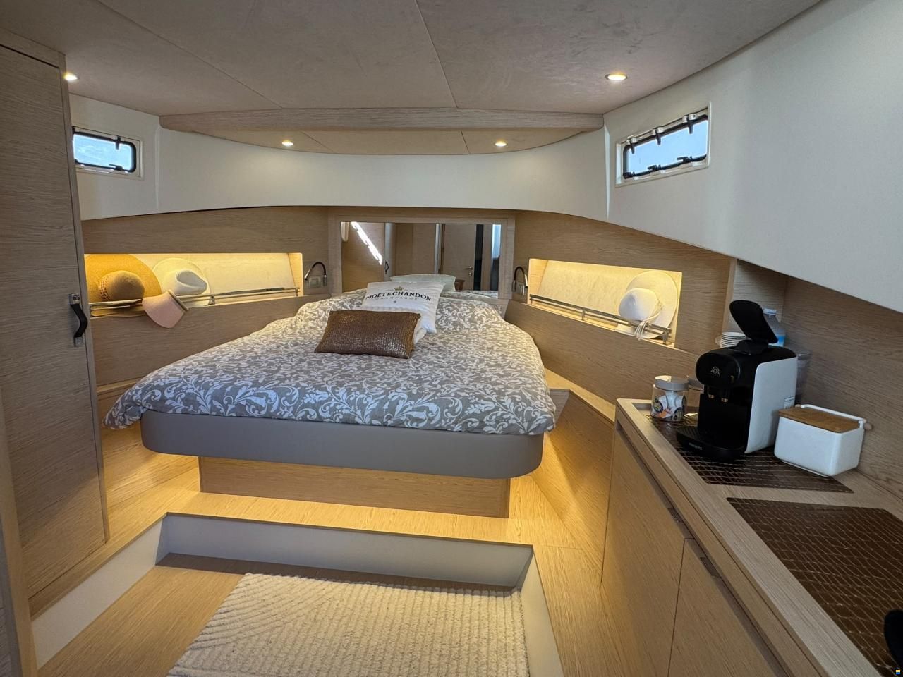 Solaris Yachts SP 44 Open