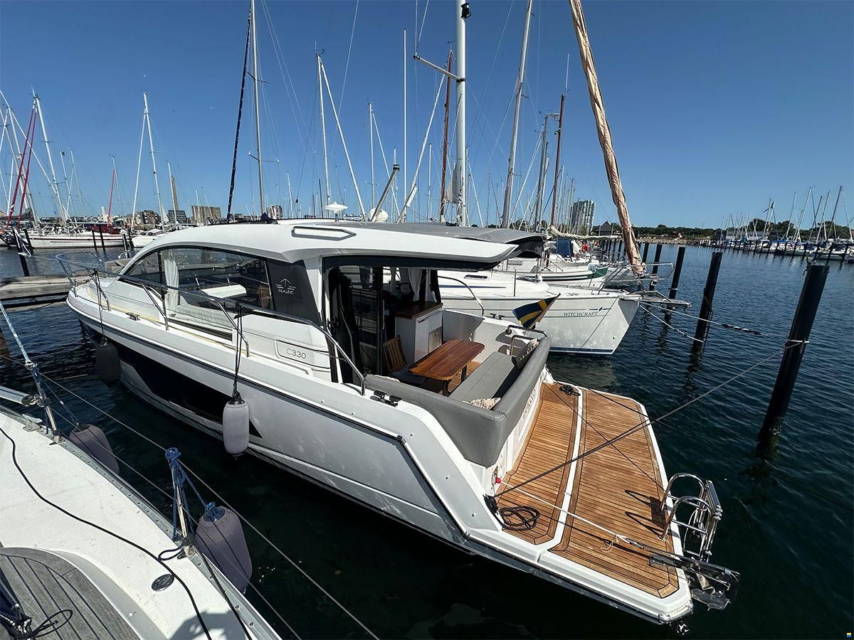 Sealine C330