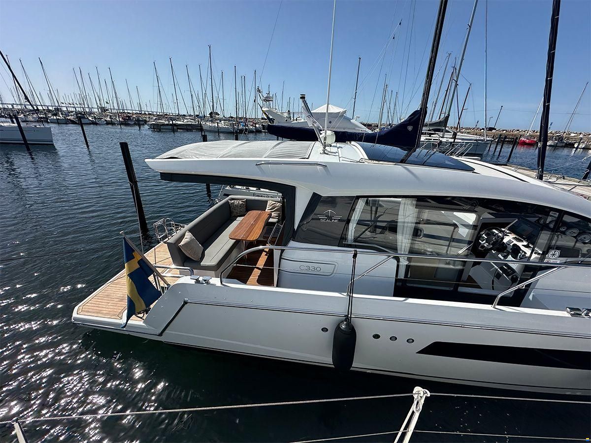 Sealine C330