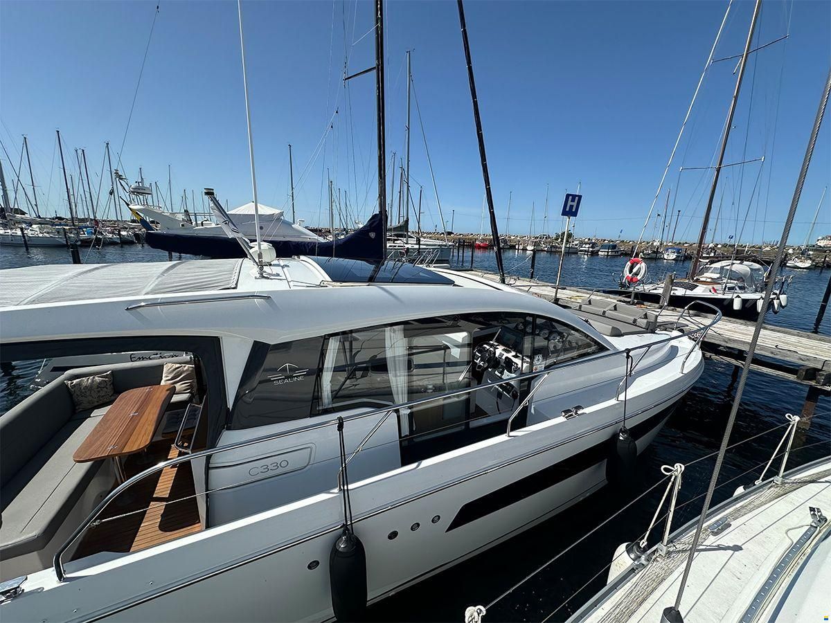 Sealine C330