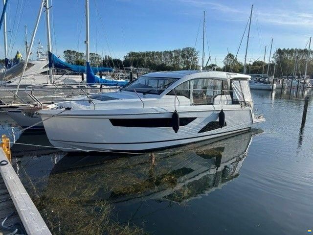 Sealine C330