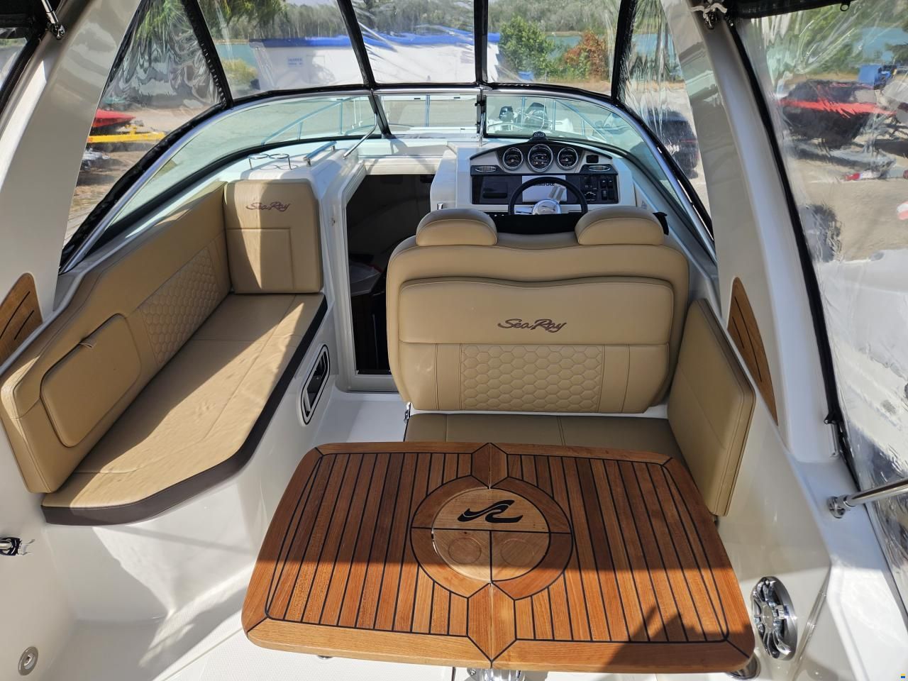 Sea Ray 265