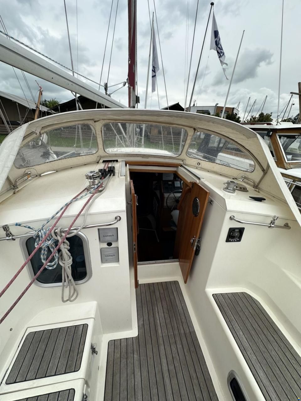 Moody Eclipse 33