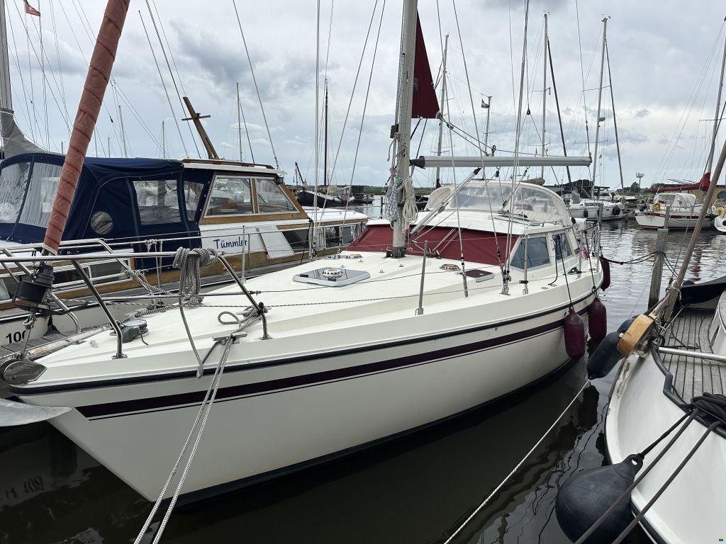Moody Eclipse 33
