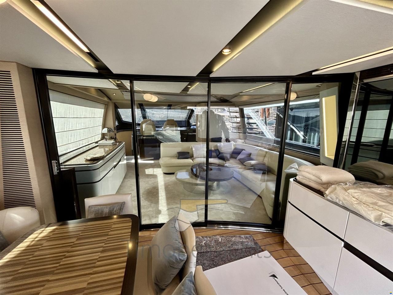Azimut S10
