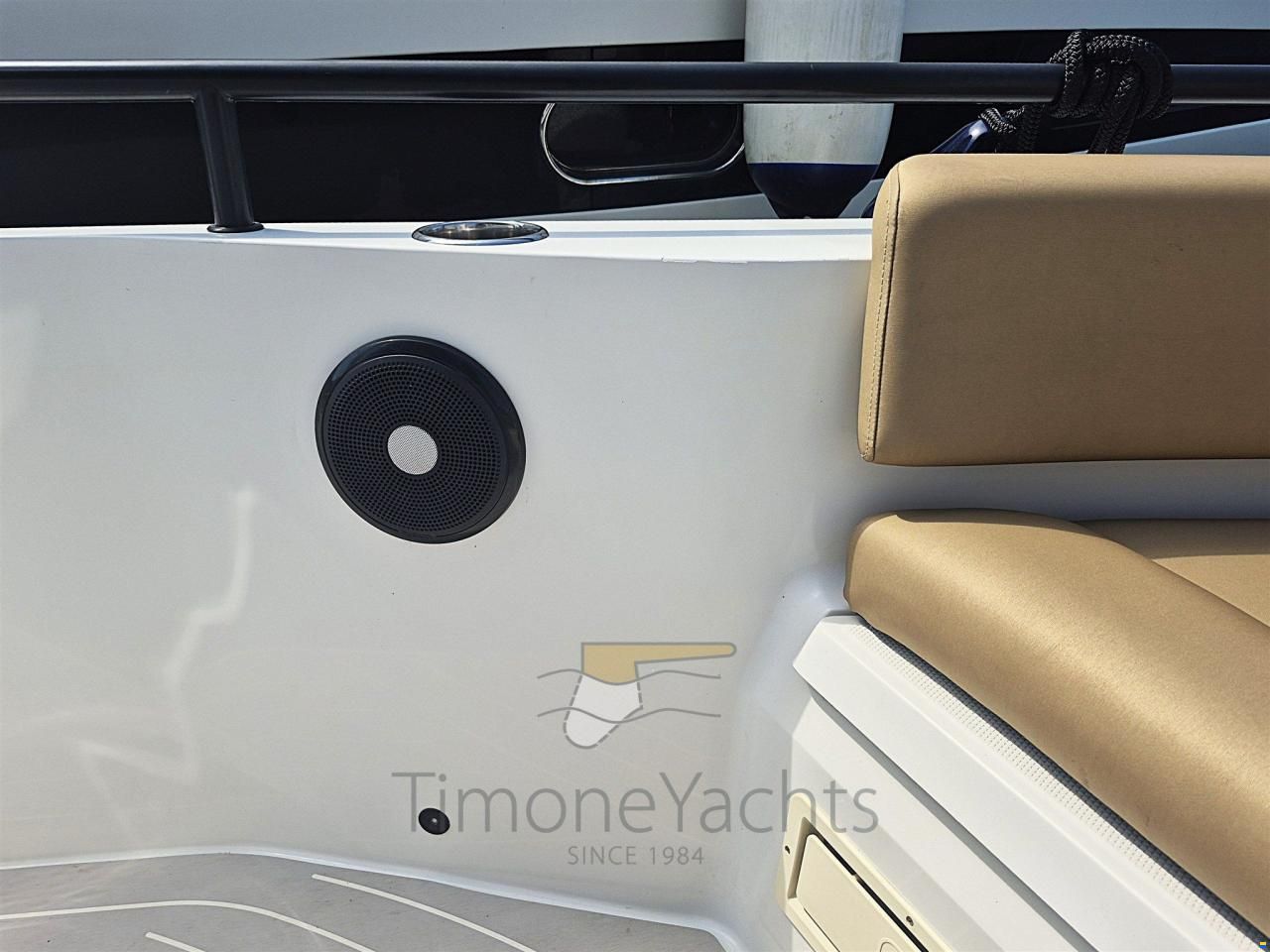 Axopar 28 Cabin