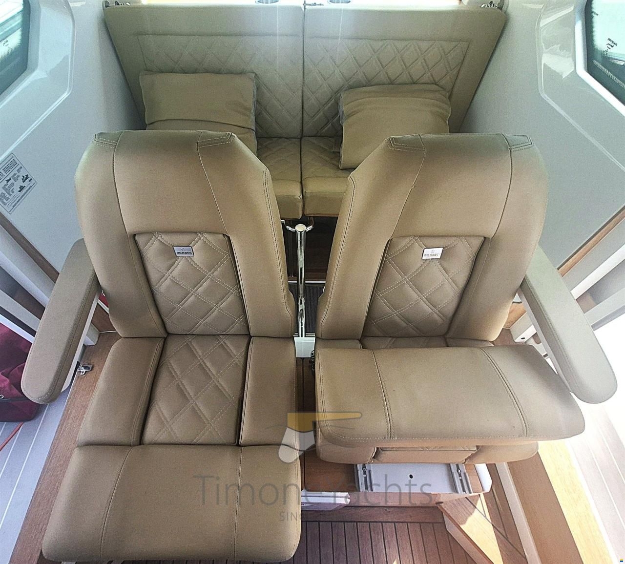 Axopar 28 Cabin