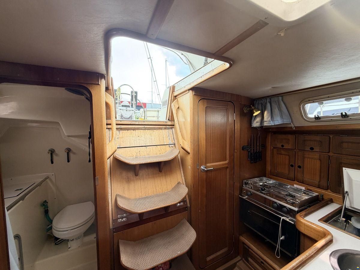 Bavaria 350 Lagoon