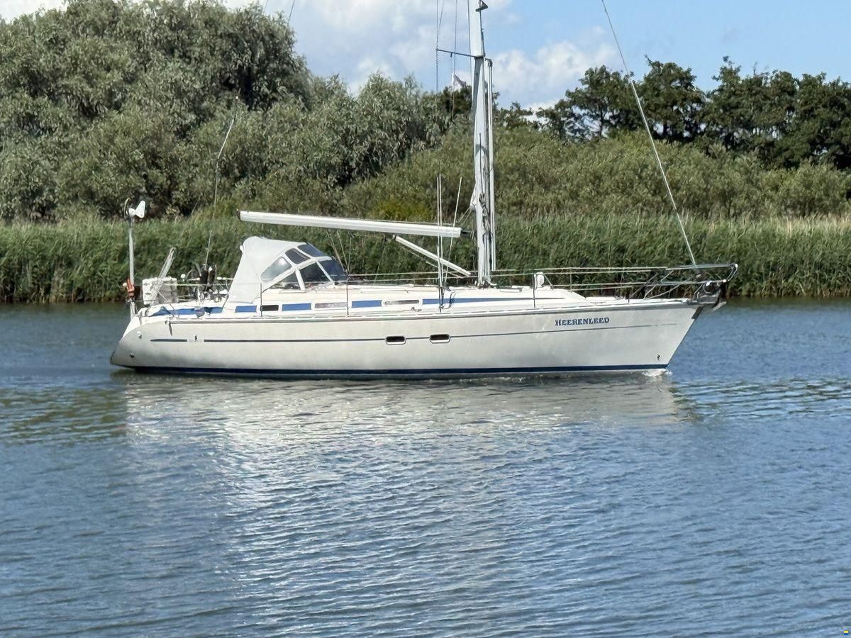Bavaria 350 Lagoon