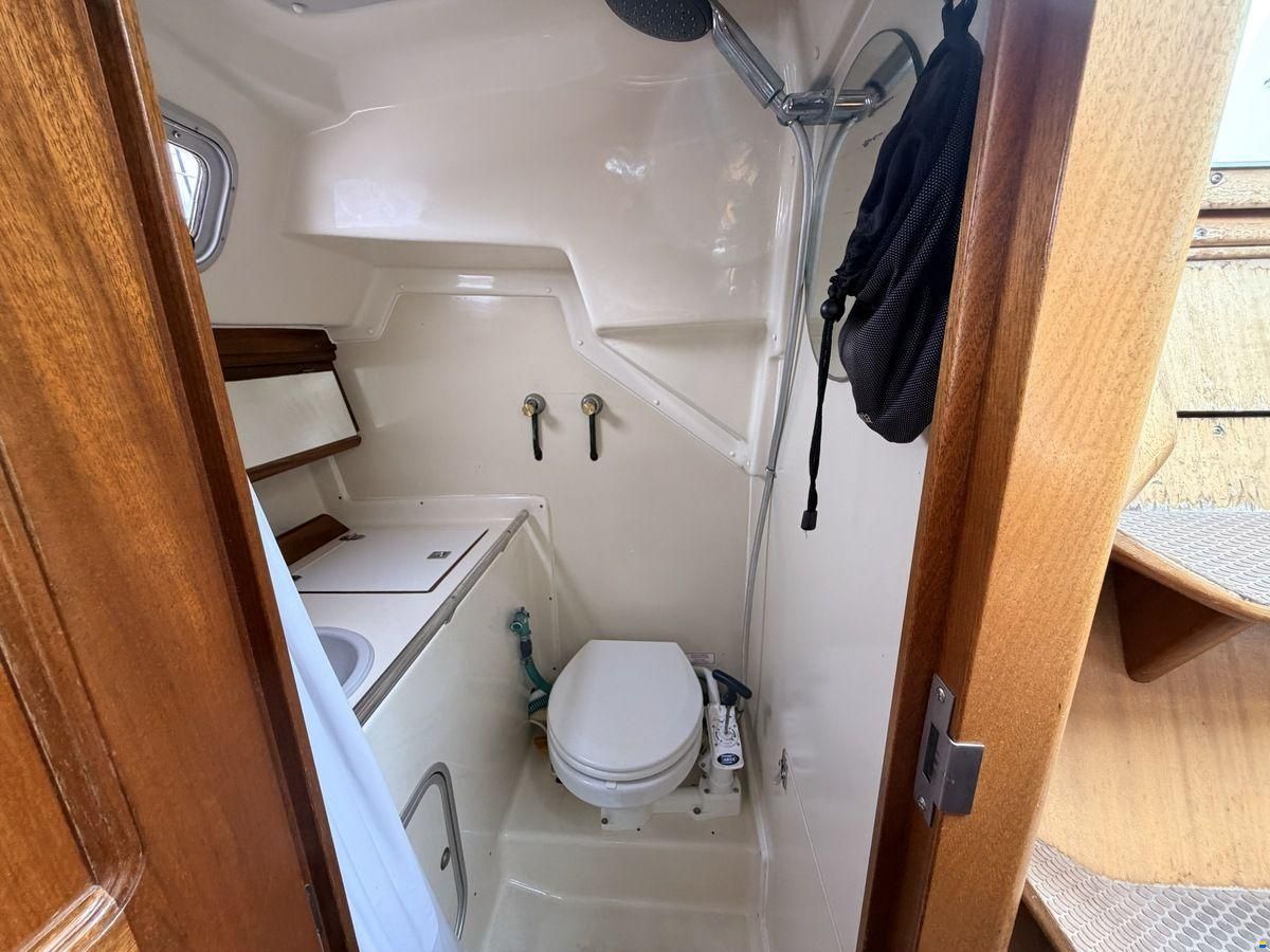 Bavaria 350 Lagoon